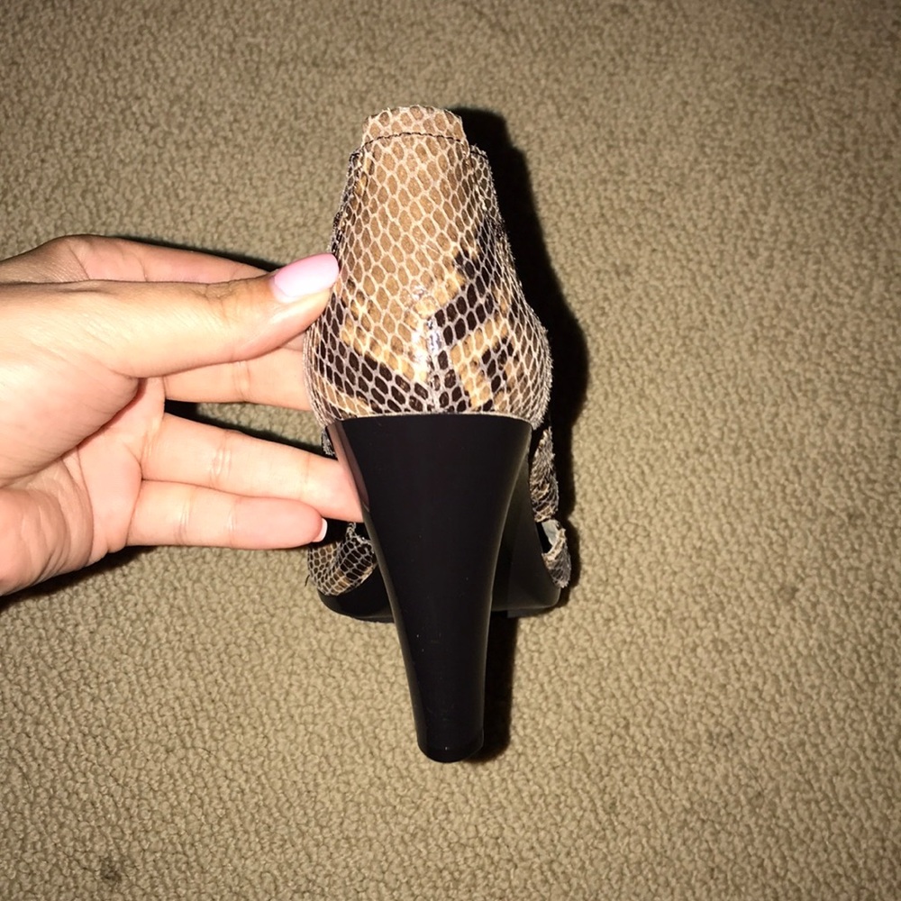 Michael Kors snakeskin heels - Picture 6 of 7